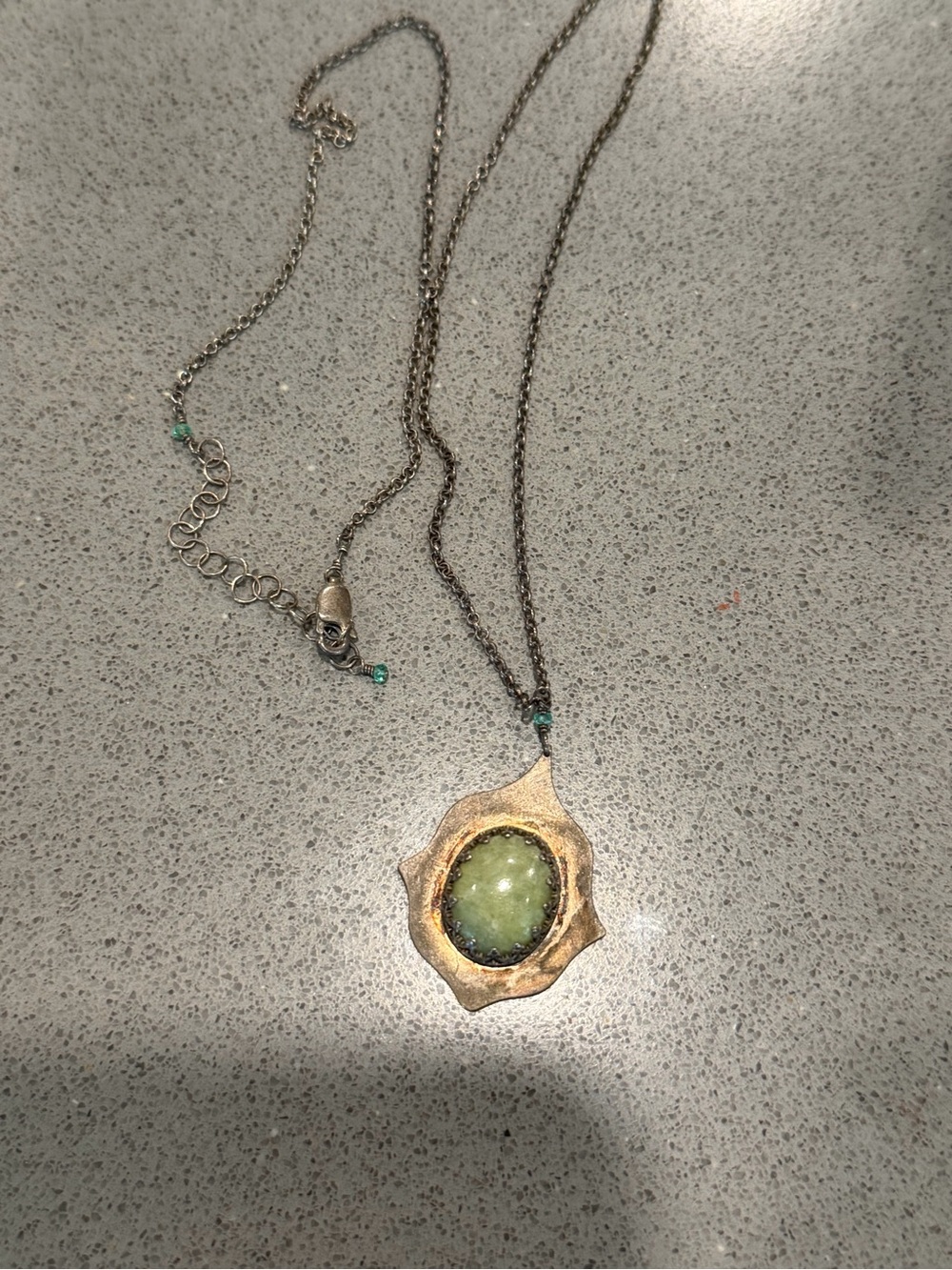 Artisan Green Stone Very Pretty Sterling Silver Pendant Necklace